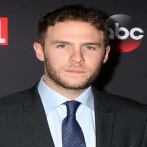 Iain De Caestecker